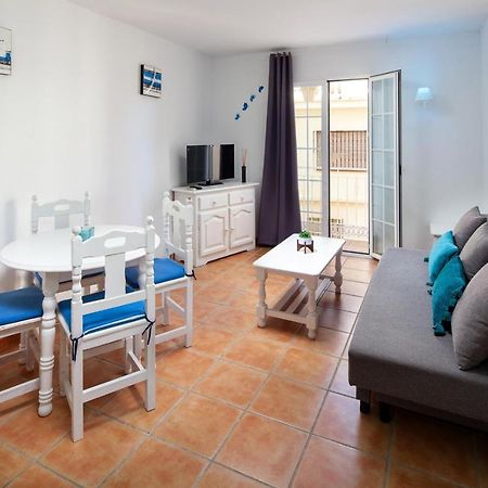 Cozy Apartment Near The Beach In La Carihuela B Torremolinos Exterior photo